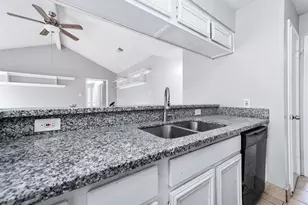 2014 Briar Ridge Dr, Rosenberg, TX 77471 - Photo 9