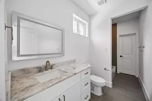 1032 W 17th St, Houston, TX 77008 - Photo 13