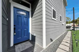 6910 J W Peavy Dr, Houston, TX 77011 - Photo 5