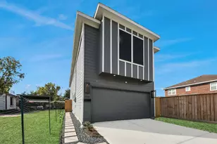 6910 J W Peavy Dr, Houston, TX 77011 - Photo 1