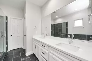 6910 J W Peavy Dr, Houston, TX 77011 - Photo 27