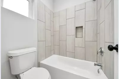 6910 J W Peavy Drive, Houston, TX 77011 - Photo 37