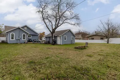 809 Howard Street, Taylor, TX 76574 - Photo 17