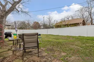 809 Howard St, Taylor, TX 76574 - Photo 19