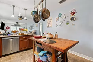 809 Howard St, Taylor, TX 76574 - Photo 5