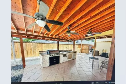 11423 Weathering Oaks Drive, Houston, TX 77066 - Photo 7