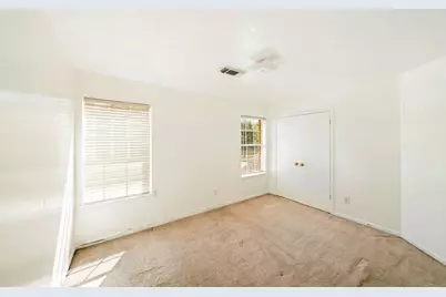 11423 Weathering Oaks Drive, Houston, TX 77066 - Photo 19
