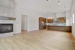 1311 Castle Ct, Houston, TX 77006 - Photo 11