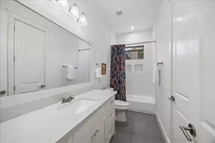 1010 W 42nd St, Houston, TX 77018 - Photo 13