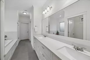 1010 W 42nd St, Houston, TX 77018 - Photo 25