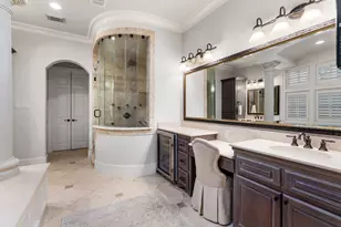 1010 Nantucket Dr, Houston, TX 77057 - Photo 11