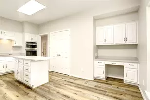 10 Heathstone Pl, The Woodlands, TX 77381 - Photo 9