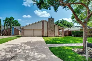 3023 Sam Houston Dr, Sugar Land, TX 77479 - Photo 1