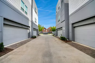 1721 Eado Point Lane, Houston, TX 77003 - Photo 37