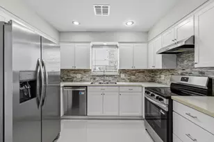 3403 Winter Ln, Baytown, TX 77521 - Photo 11