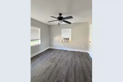 6832 Ave I #B, Houston, TX 77011 - Photo 5