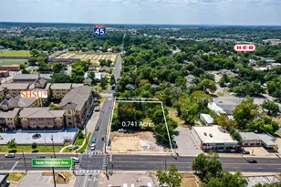 1532 Sam Houston Ave, Huntsville, TX 77340 - Photo 1