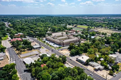 1532 Sam Houston Avenue, Huntsville, TX 77340 - Photo 13