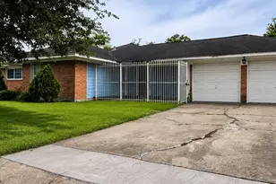 5655 Meadow Creek Ln, Houston, TX 77017 - Photo 1