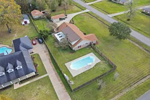 310 Pinemont Dr, Sour Lake, TX 77659 - Photo 43