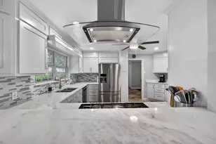 310 Pinemont Dr, Sour Lake, TX 77659 - Photo 11