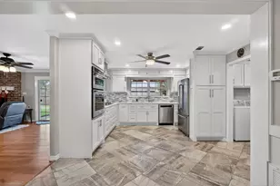 310 Pinemont Dr, Sour Lake, TX 77659 - Photo 9