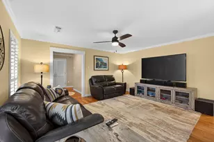 310 Pinemont Dr, Sour Lake, TX 77659 - Photo 5