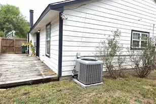13031 Ambrose St, Houston, TX 77045 - Photo 27
