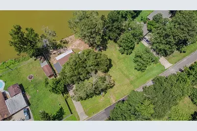 792 E Taylor Lake Circle, Livingston, TX 77351 - Photo 3