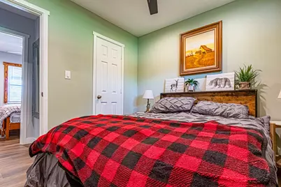 792 E Taylor Lake Circle, Livingston, TX 77351 - Photo 17