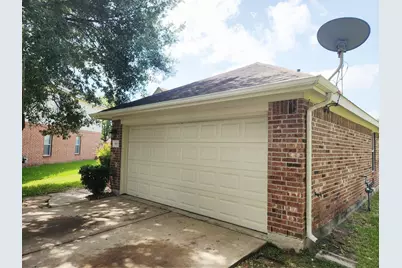 9803 Wedgeford Court, Houston, TX 77044 - Photo 3