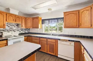 1026 Beach View, Seven Points, TX 75143 - Photo 13