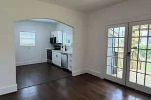 1968 W McKinney St, Houston, TX 77019 - Photo 9