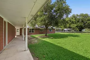5040 County Rd 31, Angleton, TX 77515 - Photo 27