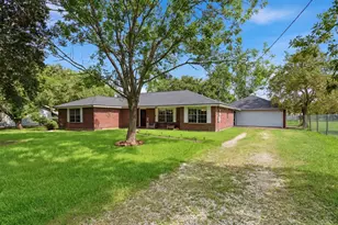 5040 County Rd 31, Angleton, TX 77515 - Photo 3