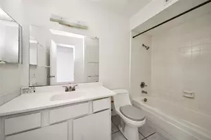9350 Country Creek Dr, Houston, TX 77036 - Photo 25