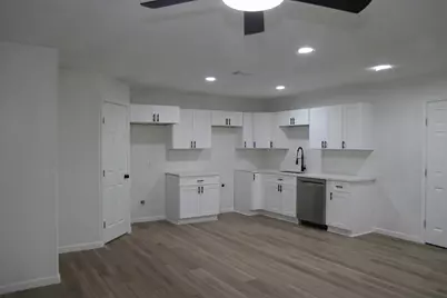 1623 W 6th Street, Freeport, TX 77541 - Photo 3