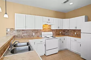 535 12th St, San Leon, TX 77539 - Photo 5