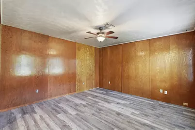 212 Jones Road, Highlands, TX 77562 - Photo 9