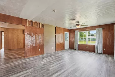 212 Jones Road, Highlands, TX 77562 - Photo 5
