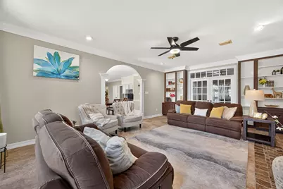 11707 Mighty Redwood Drive, Pasadena, TX 77059 - Photo 15