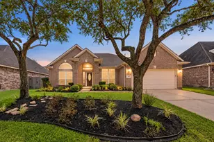 2705 Rocky Springs Dr, Pearland, TX 77584 - Photo 1