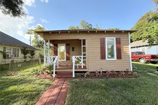 119 E Fayle St, Baytown, TX 77520 - Photo 1