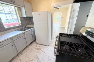 119 E Fayle St, Baytown, TX 77520 - Photo 11