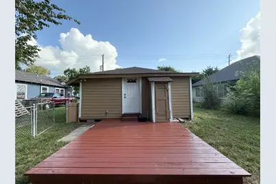 119 E Fayle Street, Baytown, TX 77520 - Photo 5
