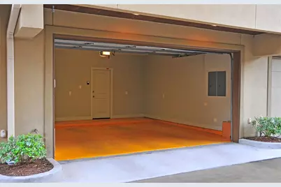 2417 Commonwealth Street, Houston, TX 77006 - Photo 11