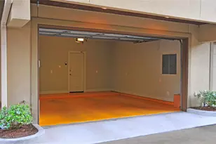 2417 Commonwealth St, Houston, TX 77006 - Photo 11