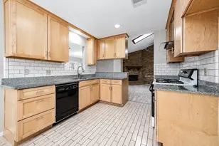 10523 Sagevale Ln, Houston, TX 77089 - Photo 7