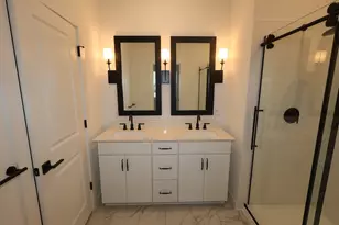 7923 Jade Crst Dr, Angleton, TX 77515 - Photo 7