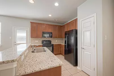2748 Maybrook Hollow Lane, Houston, TX 77047 - Photo 13